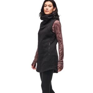 Indyeva Toga sleeveless thermal Polartec tunic vest